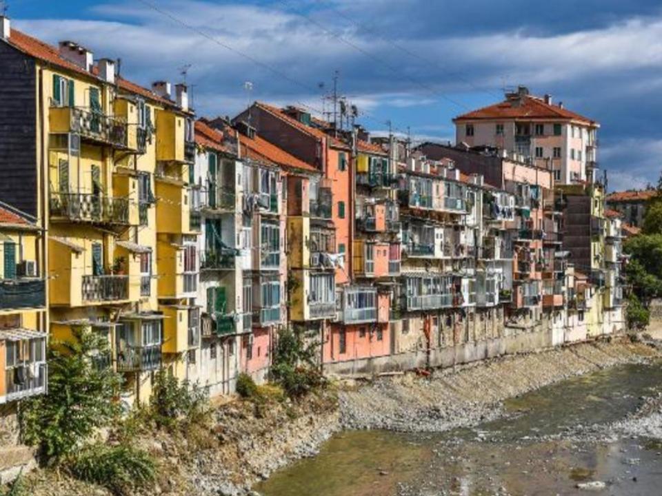 Apartament A Casa Di Pizz - Bilocale Con Parcheggio Privato Savona Zewnętrze zdjęcie