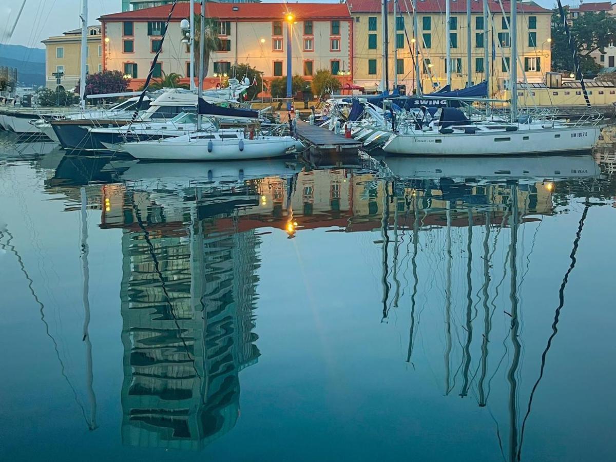 Apartament A Casa Di Pizz - Bilocale Con Parcheggio Privato Savona Zewnętrze zdjęcie